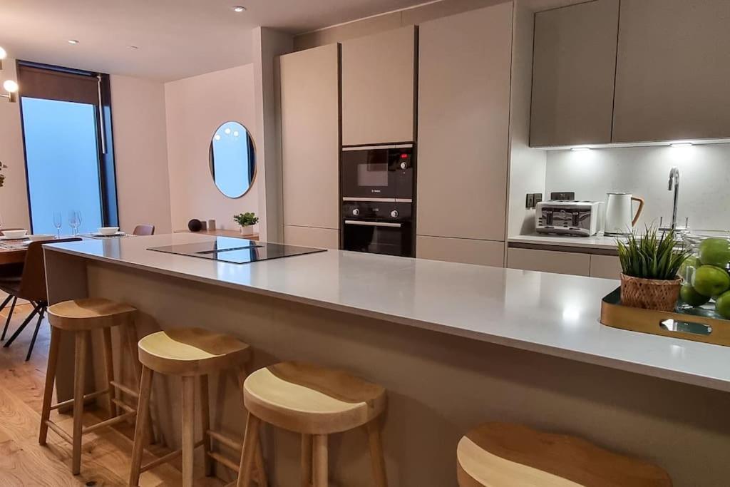 Stunning Luxury Townhouse In Centre Of แมนเชสเตอร์ ภายนอก รูปภาพ